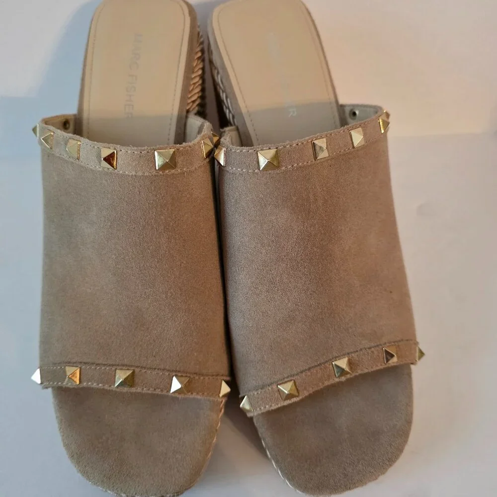 Marc Fisher Zyme Studded Suede Espadrille Wedge Platform Sandals, Size 11M